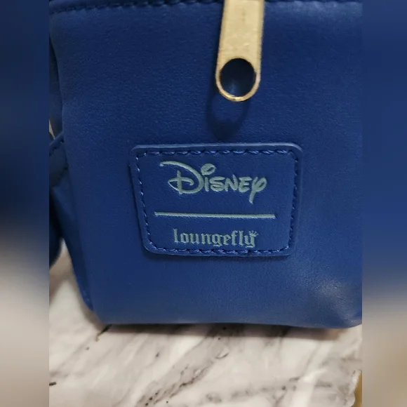 🪻NWOT Disney Loungefly Snow White and the Seven Dwarfs scene mini backpack🪻🎒 - Picture 5 of 6